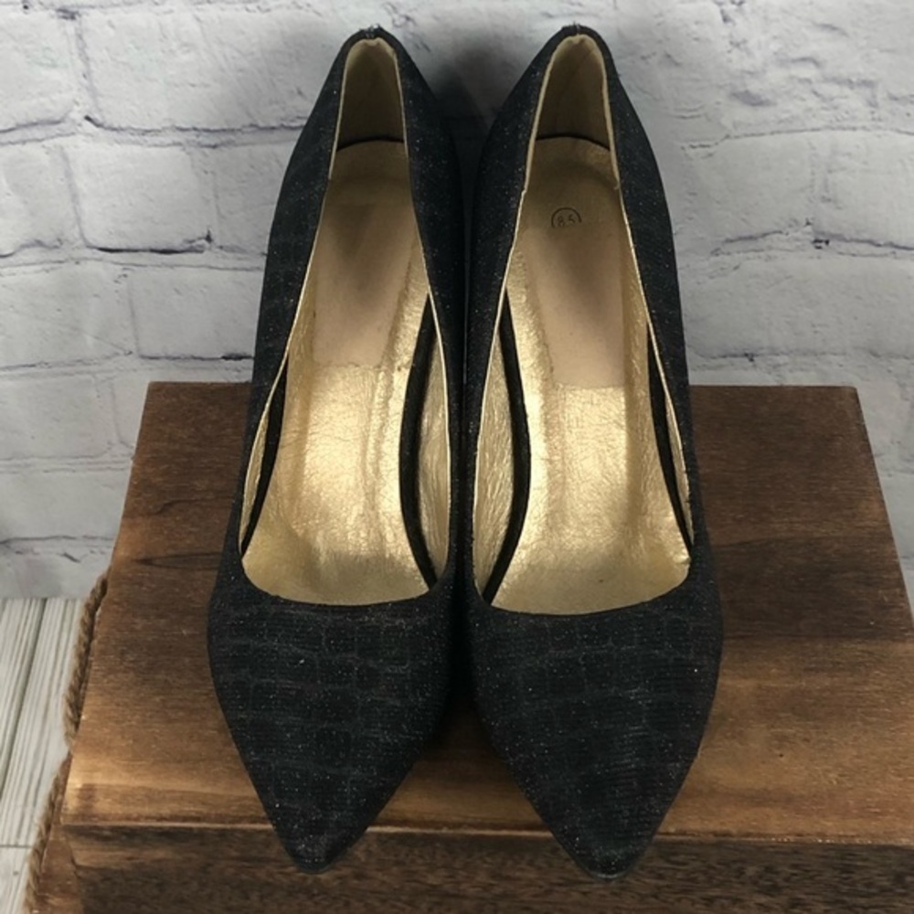 Classic Pointed Toe Stiletto Heels in Black - Picture 8 of 9